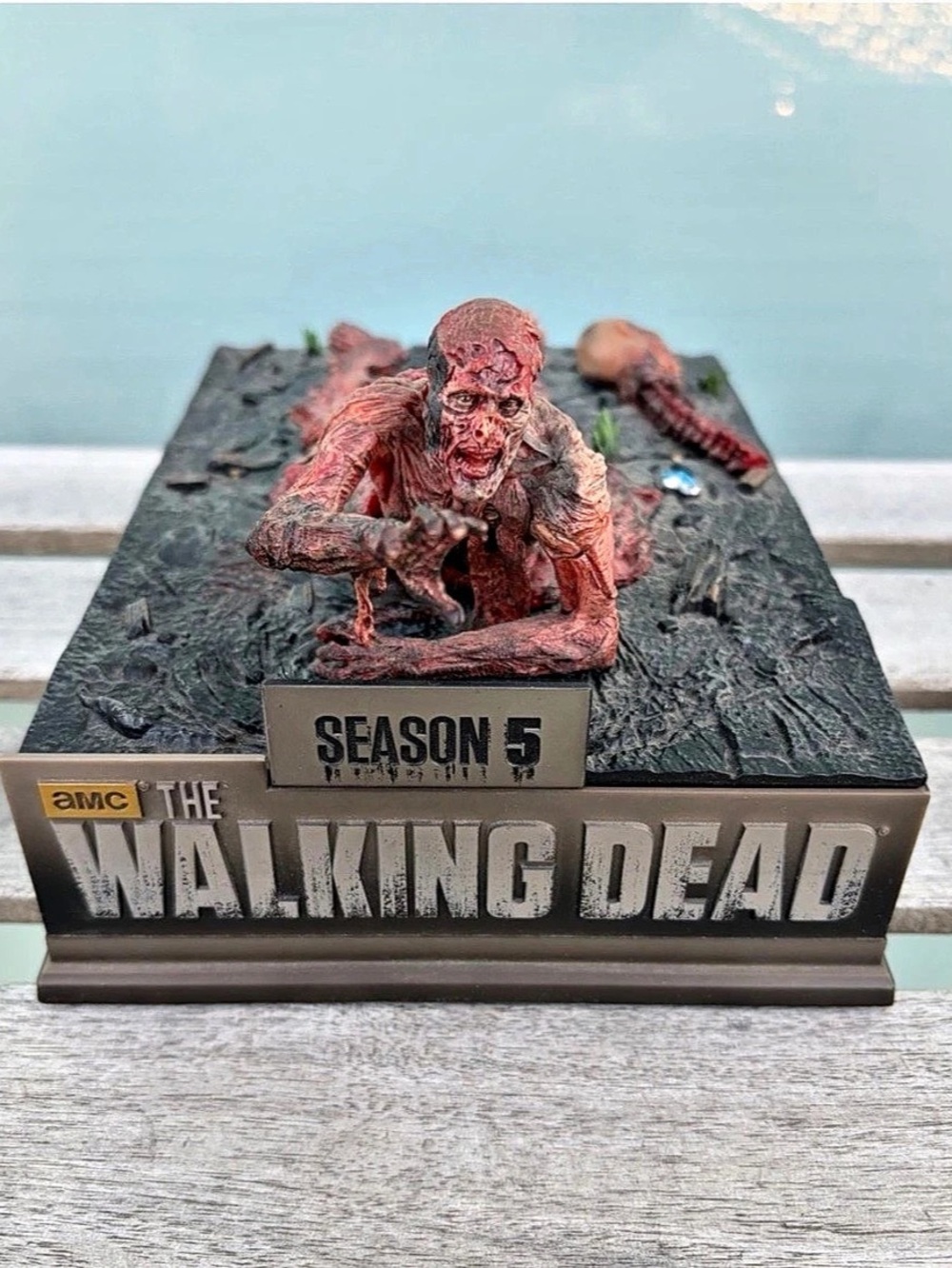 AMC The Walking Dead The Complete Fifth Season Limited Edition Blu-ray Statue